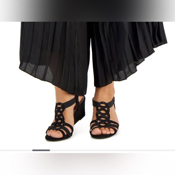 Karen Scott Denice Wedge Sandals - Picture 3 of 7